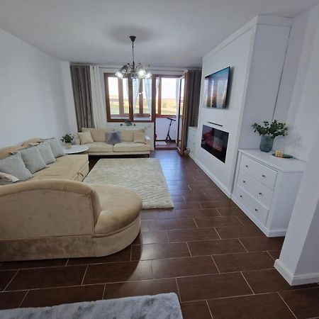 White Place Tei Piatra Neamţ Exterior foto